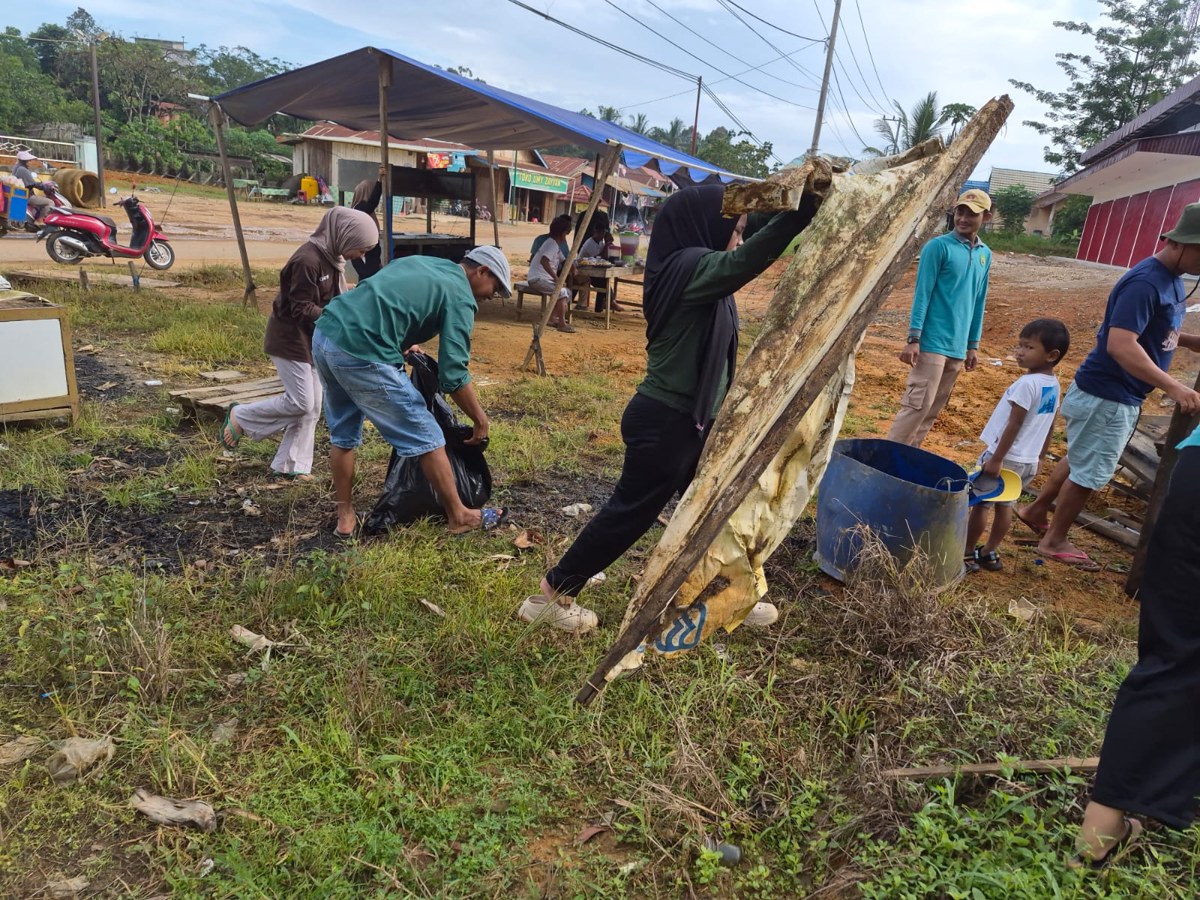 Gotong Royong Desa Mukti Jaya