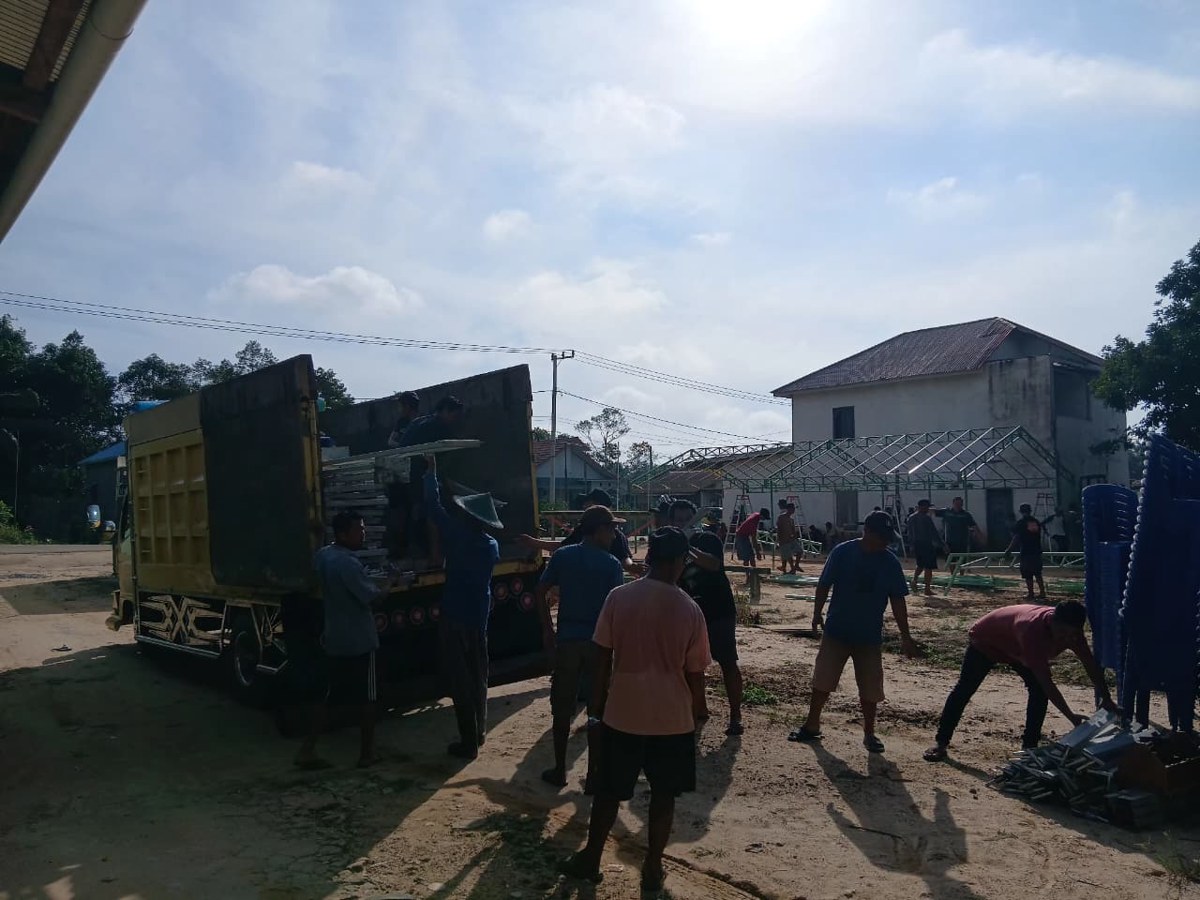 Gotong Royong Persiapan "Peringatan Tahun Baru Islam" dan "Pemberian Santunan Anak Yatim Piatu" Desa Mukti Jaya