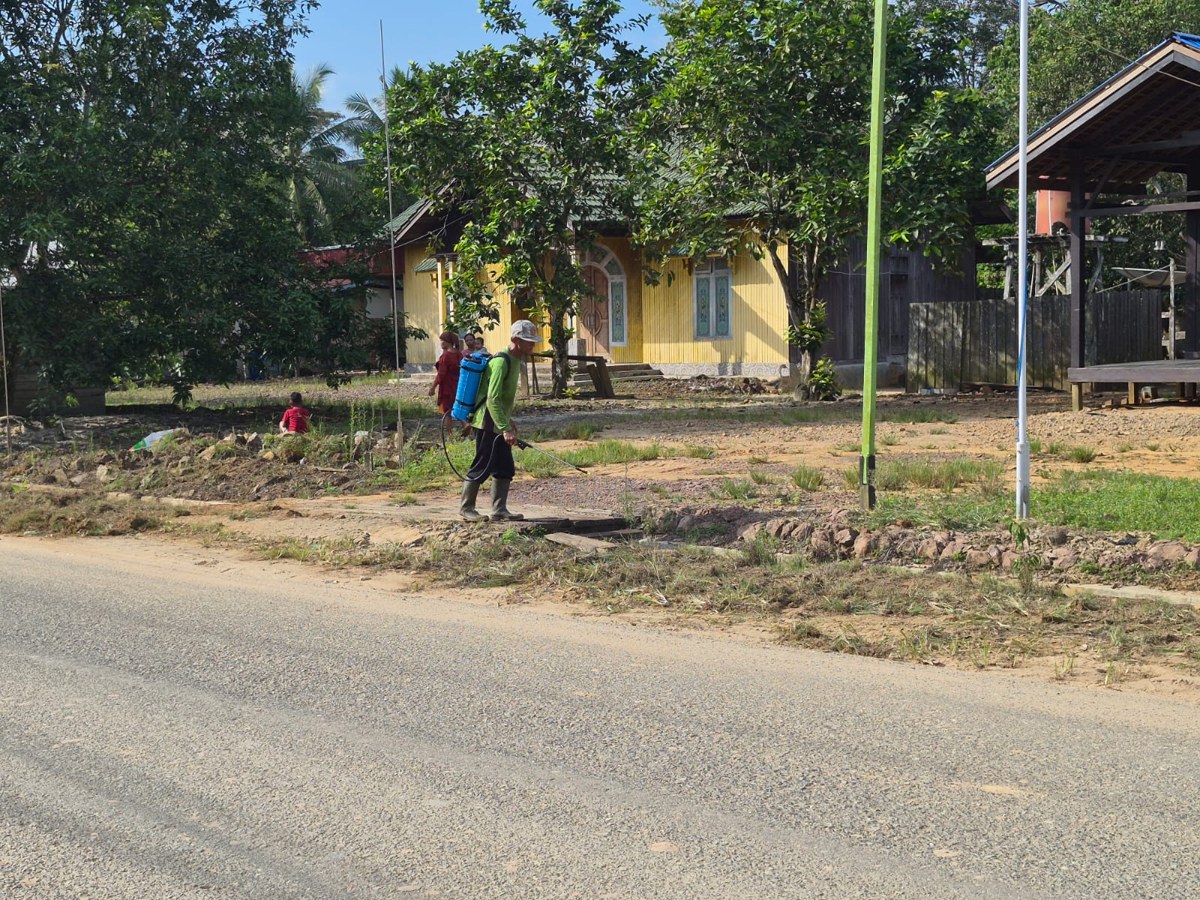Gotong Royong RT 04 DAN RT 05 Desa Mukti Jaya