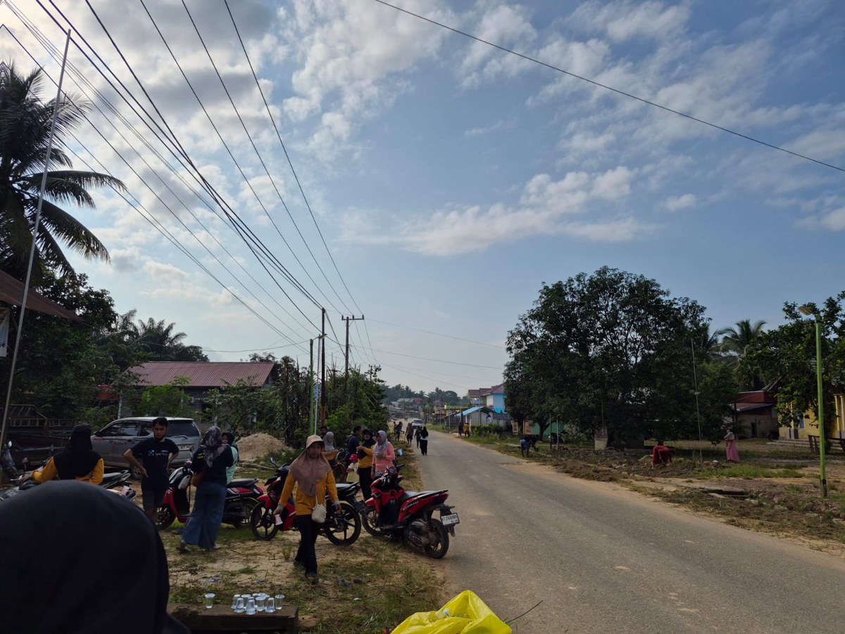 Gotong Royong RT 04 DAN RT 05 Desa Mukti Jaya